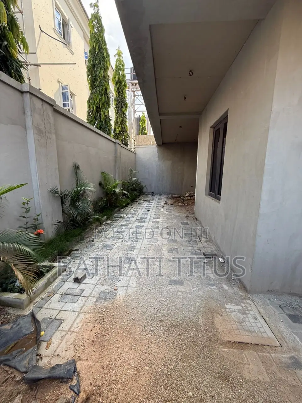 7bdrm Duplex in Jahi for sale