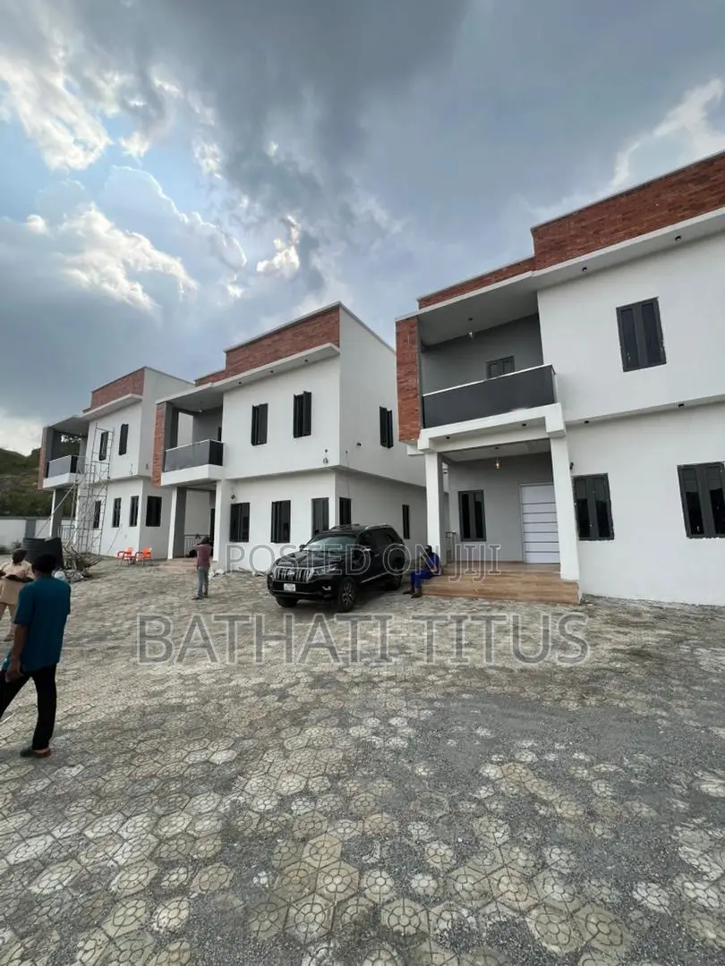 4bdrm Duplex in Guzape District for sale