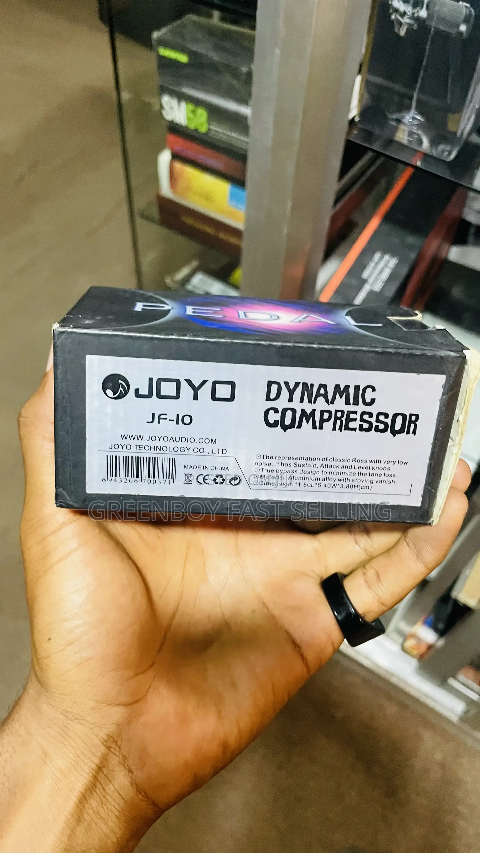 Sustain Pedal With Pressure Compressor