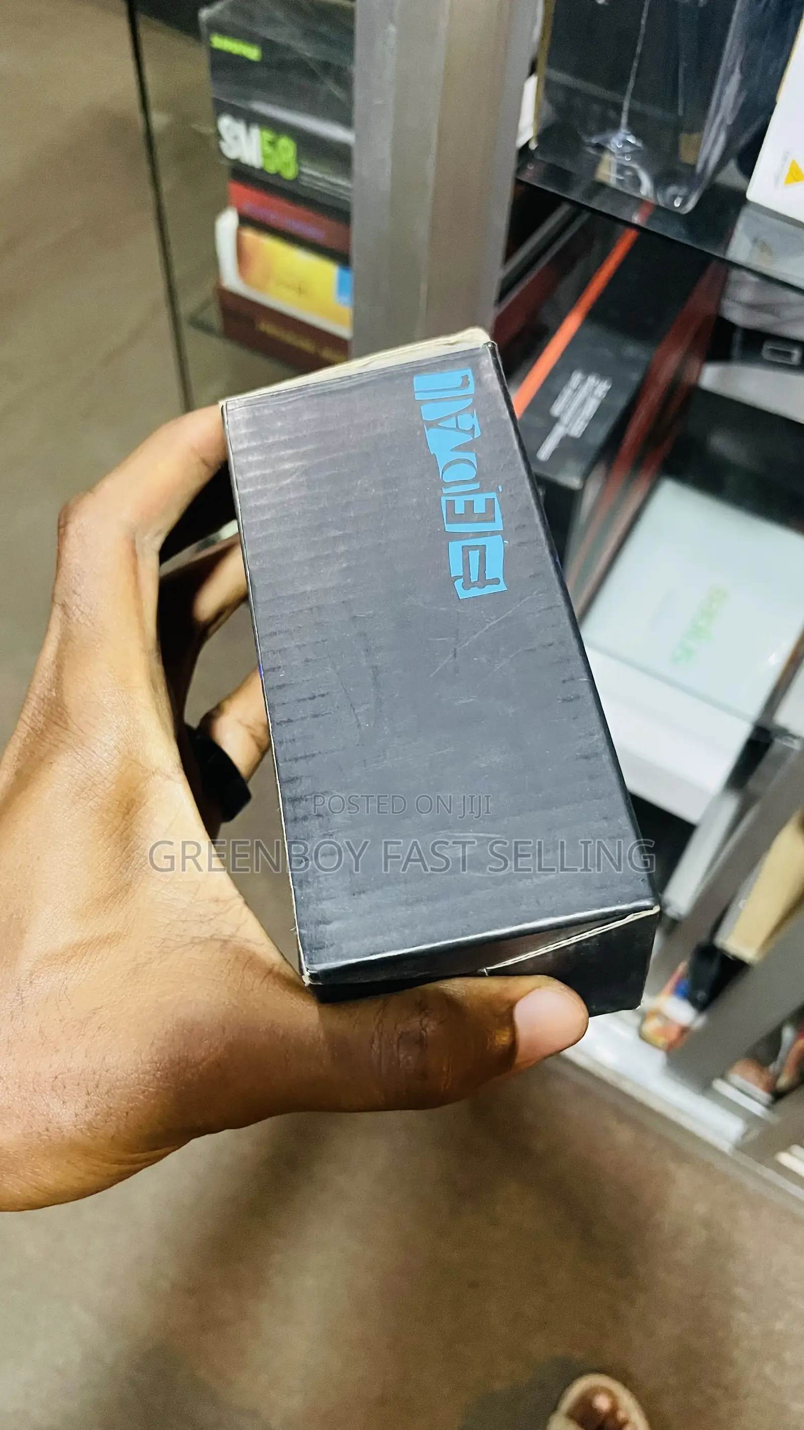 Sustain Pedal With Pressure Compressor