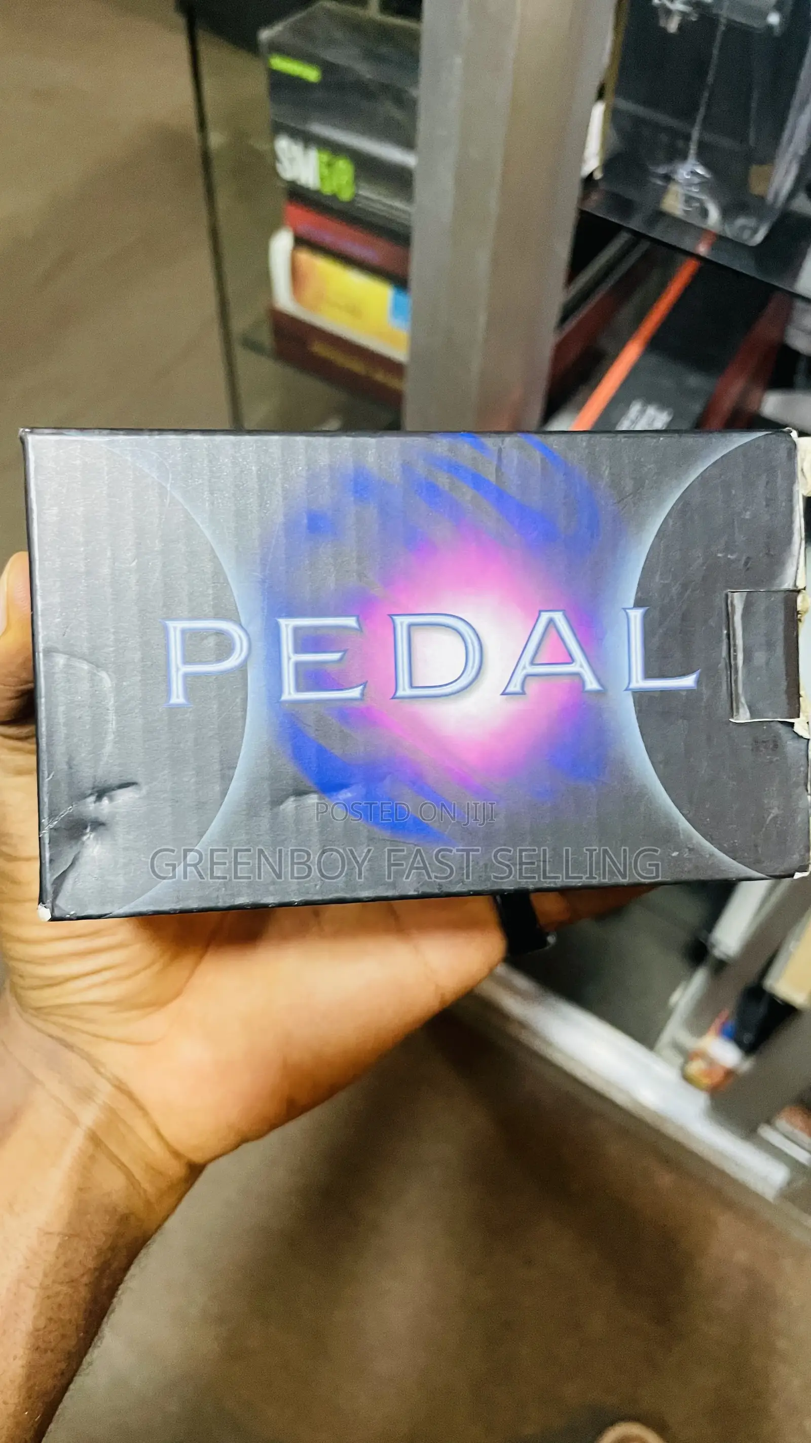 Sustain Pedal With Pressure Compressor