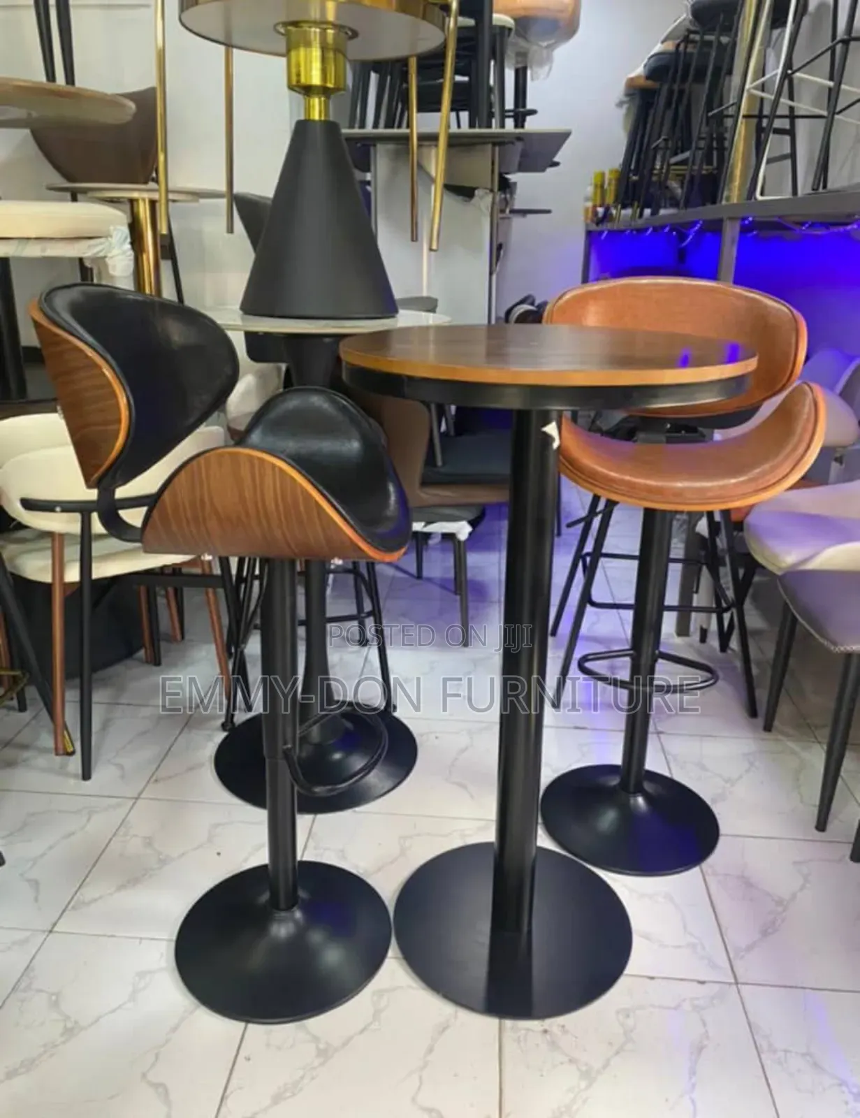 High Quality Bar Table and Chair