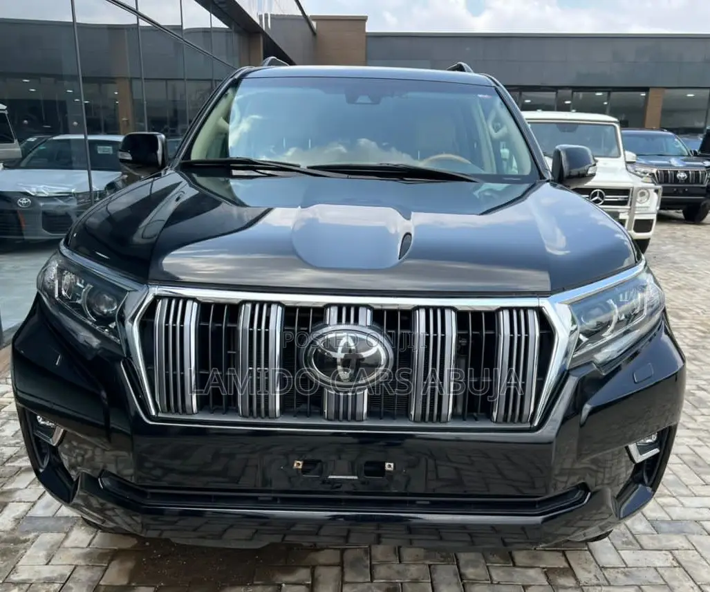 Toyota Land Cruiser Prado 2023 Black