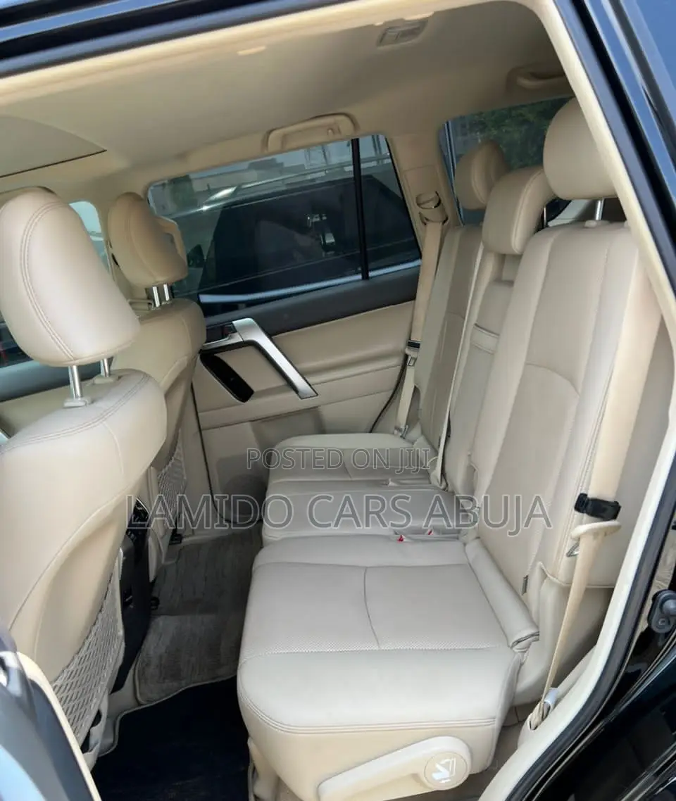Toyota Land Cruiser Prado 2023 Black