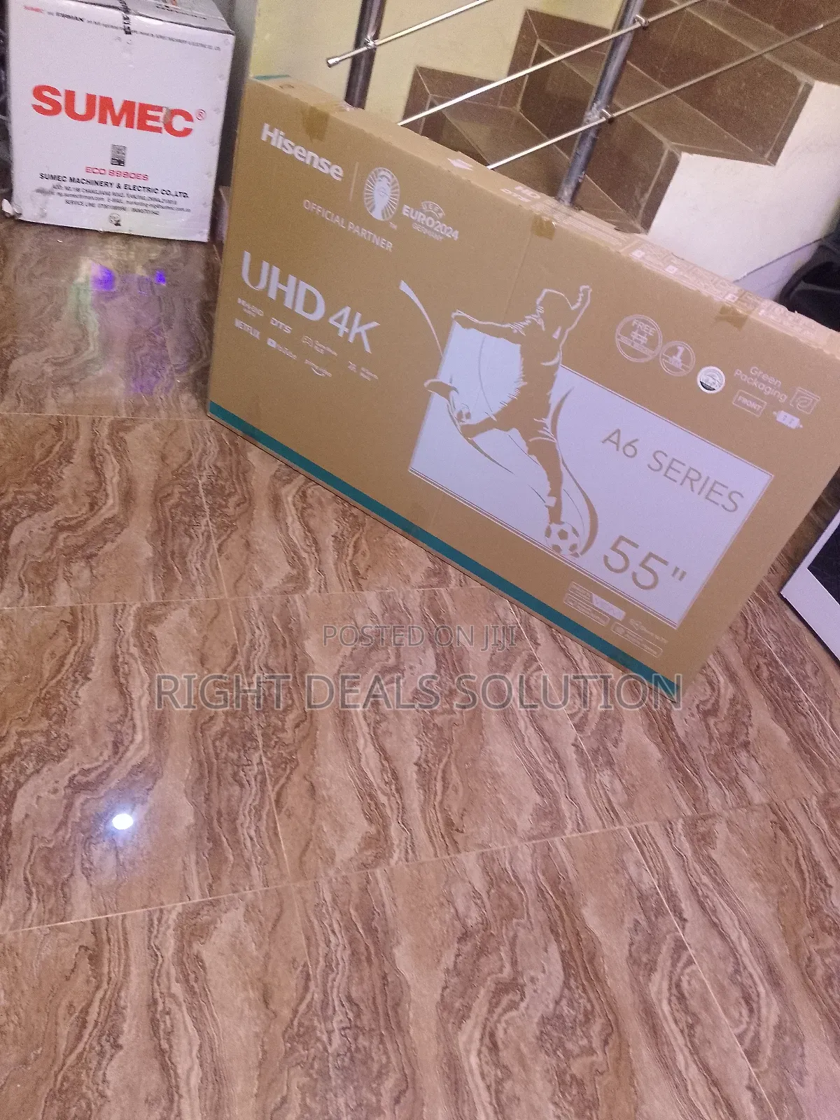 Hisense 55" Qled Smart Tv: Lifelike Colors for Every Scene