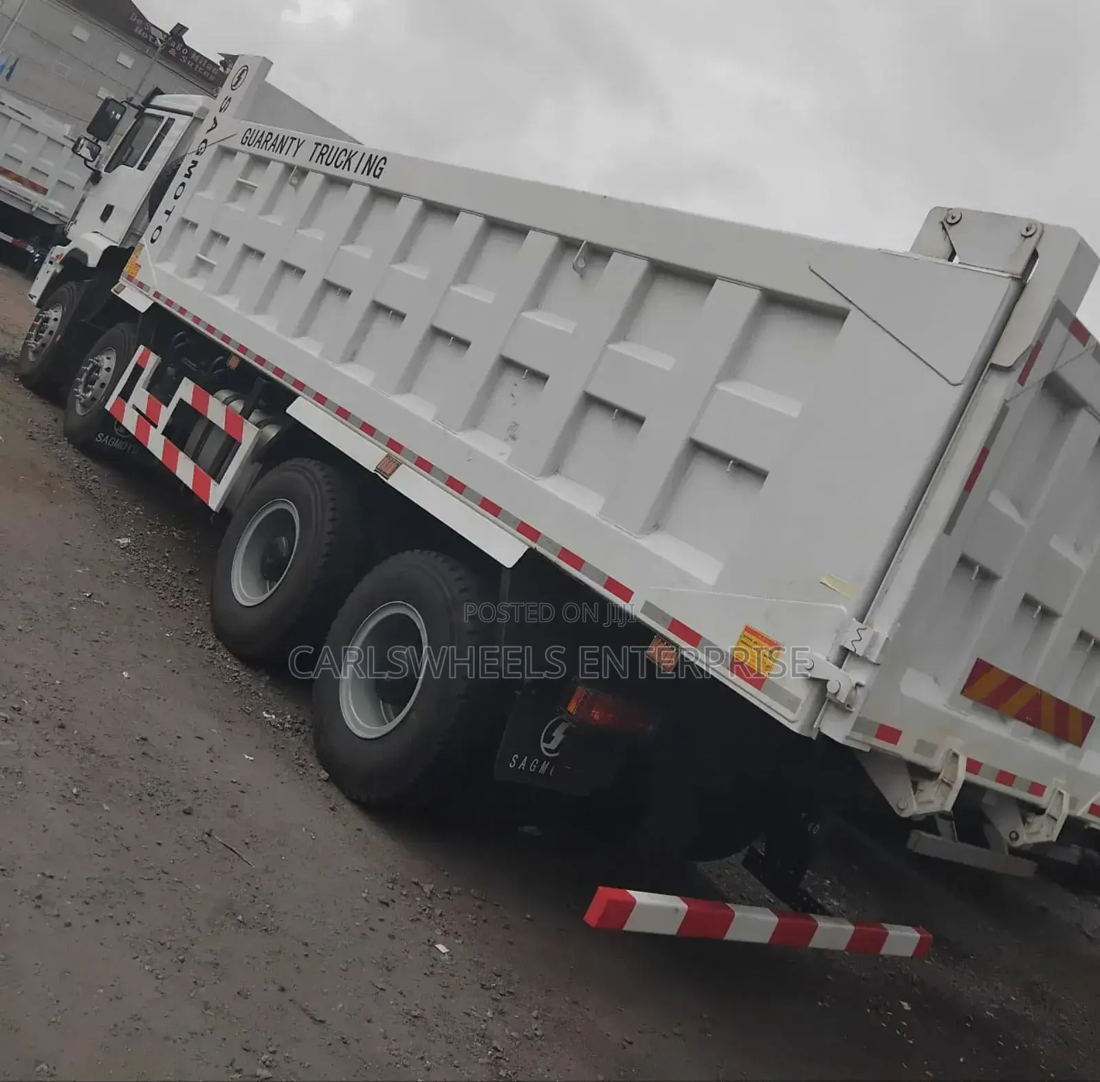 Brand New 12tyres Sagmoto Dump Tipper Truck.