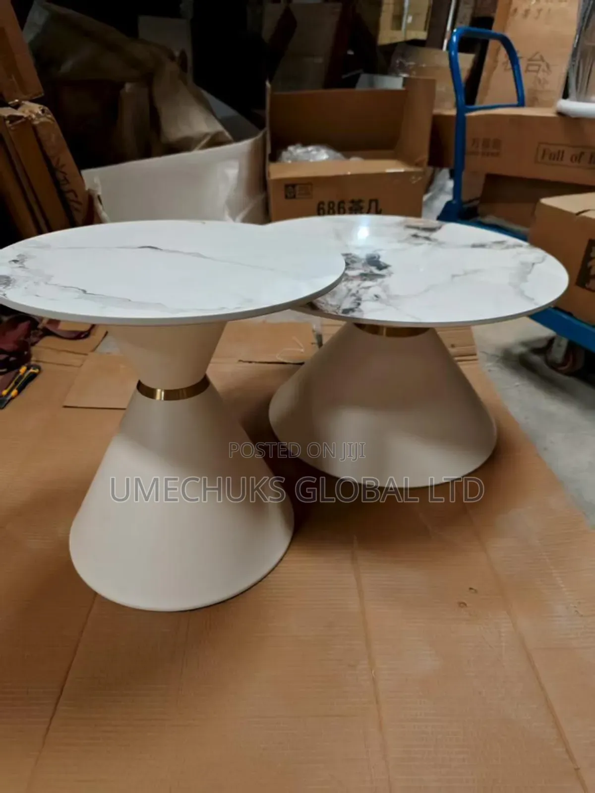 Top Quality Luxury Centre Table With the Side Table