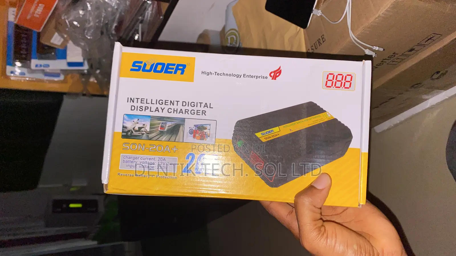 12v - 24v Souer Automatic Inverter / Car Battery Charger 20a