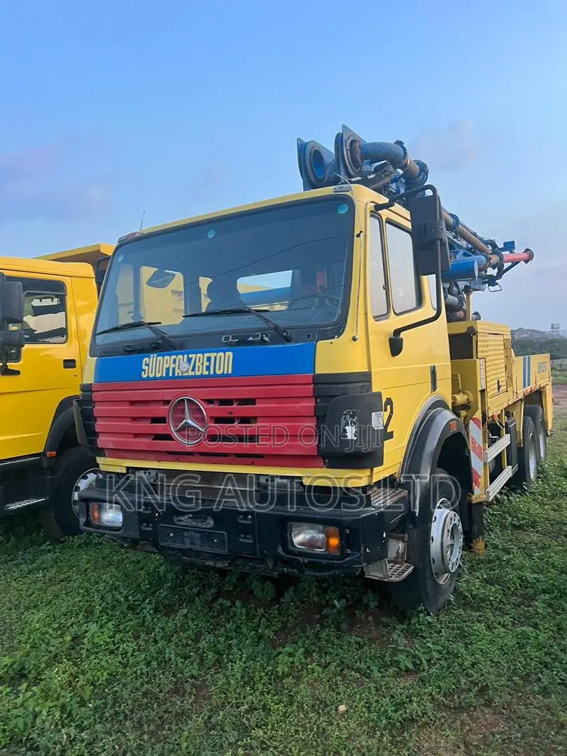 Mercedes-Benz Concrete Pump Truck