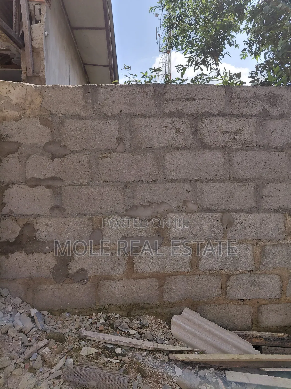 Half Plot Ijegemo Very. Close to the Major Road