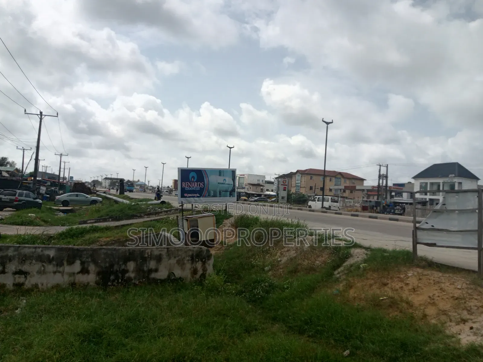 A Very Massive Office Space for Rent at Ogunfayo Bus Stop