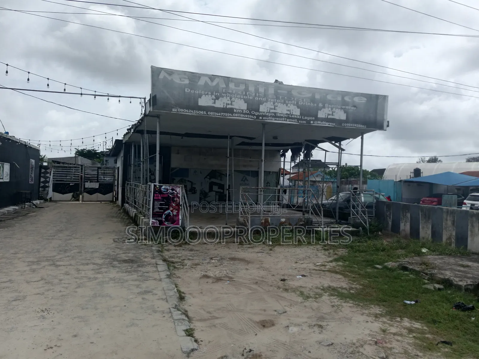A Very Massive Office Space for Rent at Ogunfayo Bus Stop