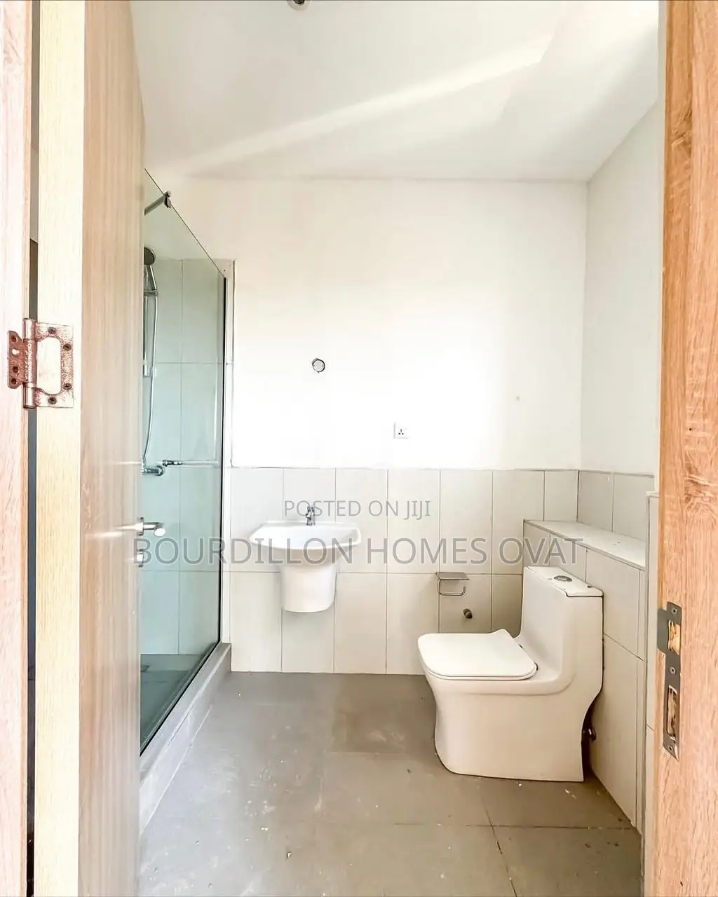 3bdrm Apartment in Lekki Phase 1 for sale