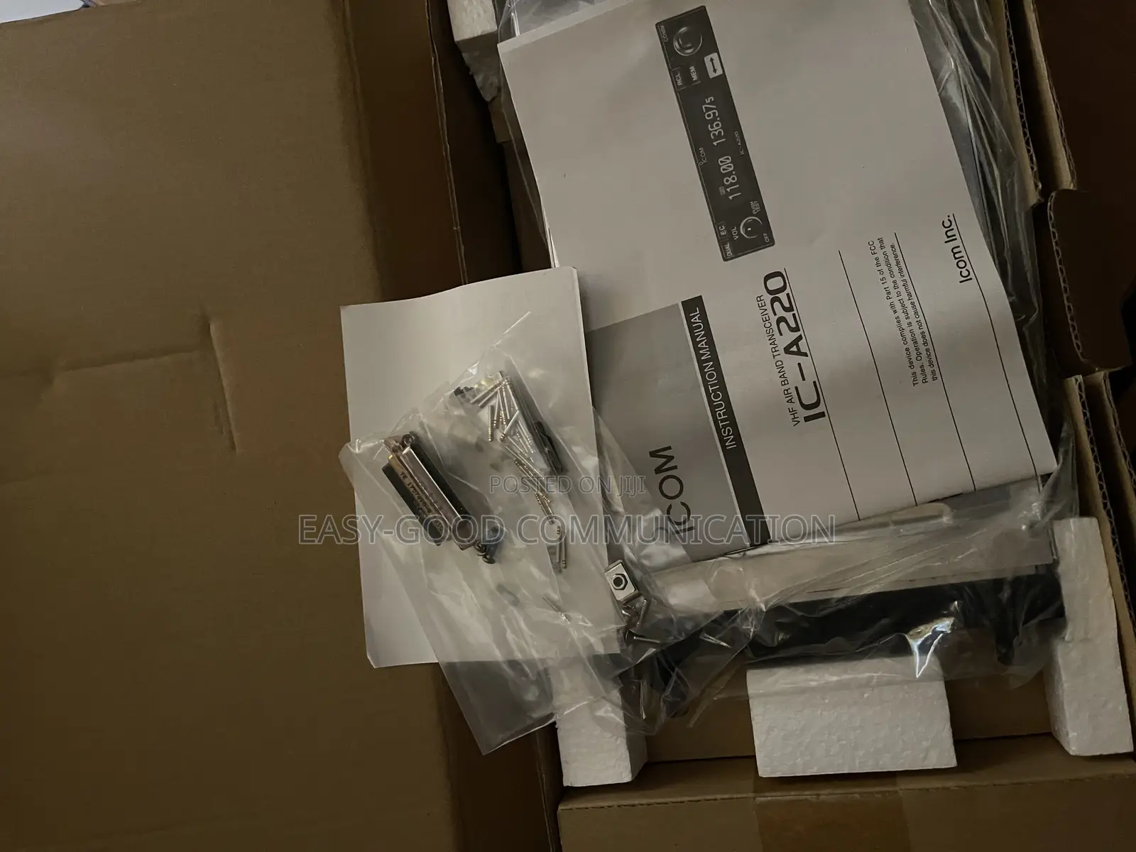 Icom Ic-A220 VHF Air Band Transceiver