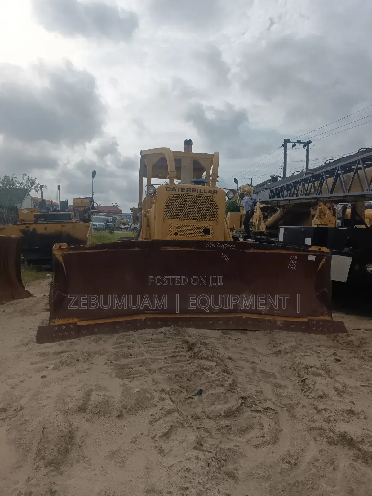 Caterpillar Bulldozer D8h With Ripper for Sale: Price: 130million