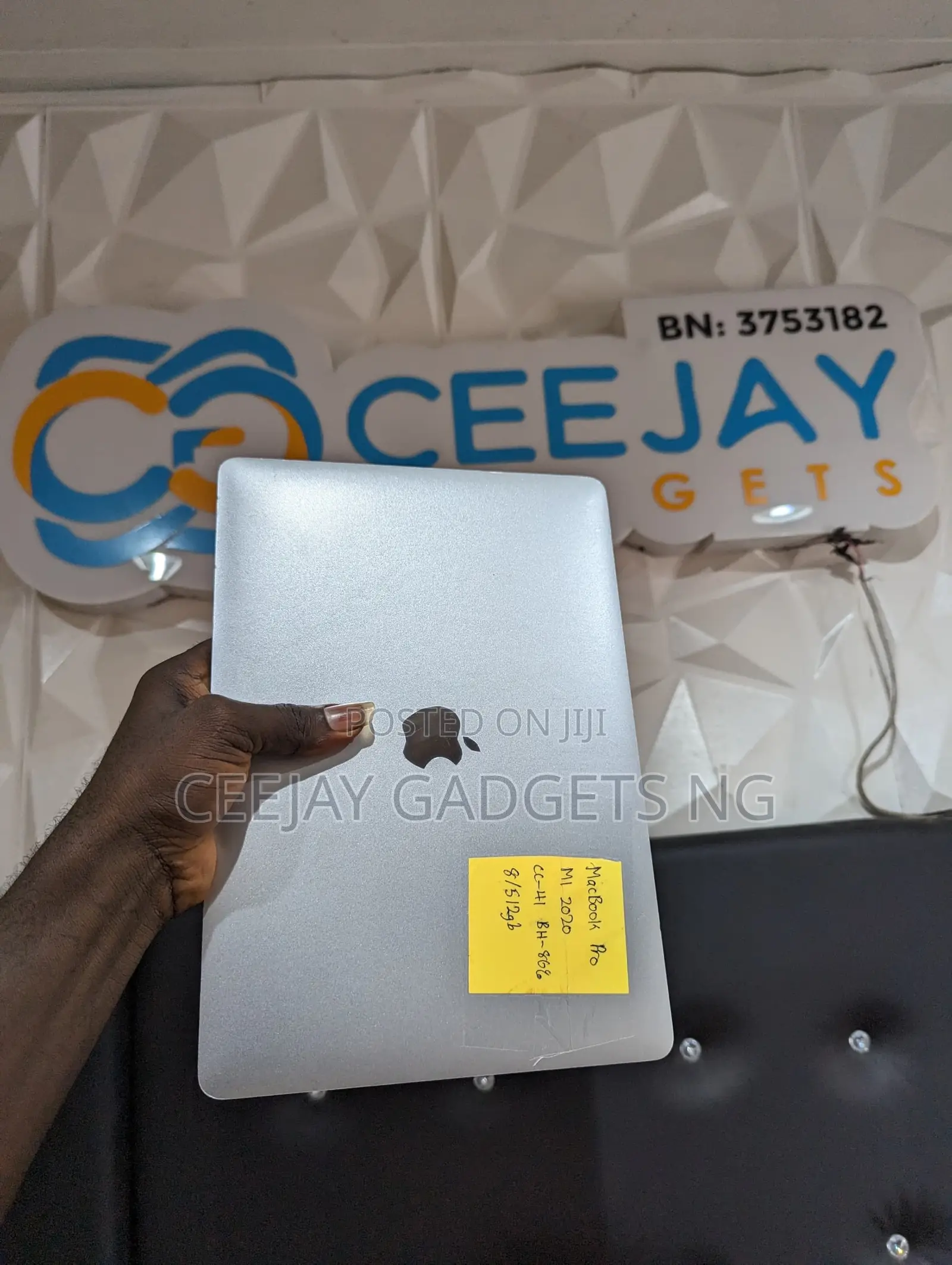 Laptop Apple MacBook Pro 2020 M1 8GB Apple M1 SSD 512GB