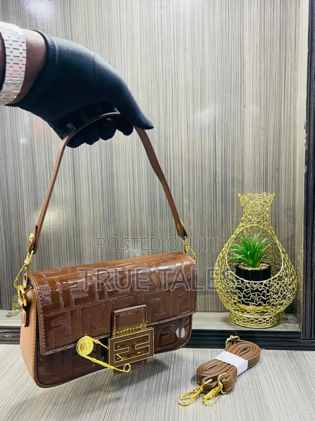 Fendi Classy Shoulder Bag. #Flaw