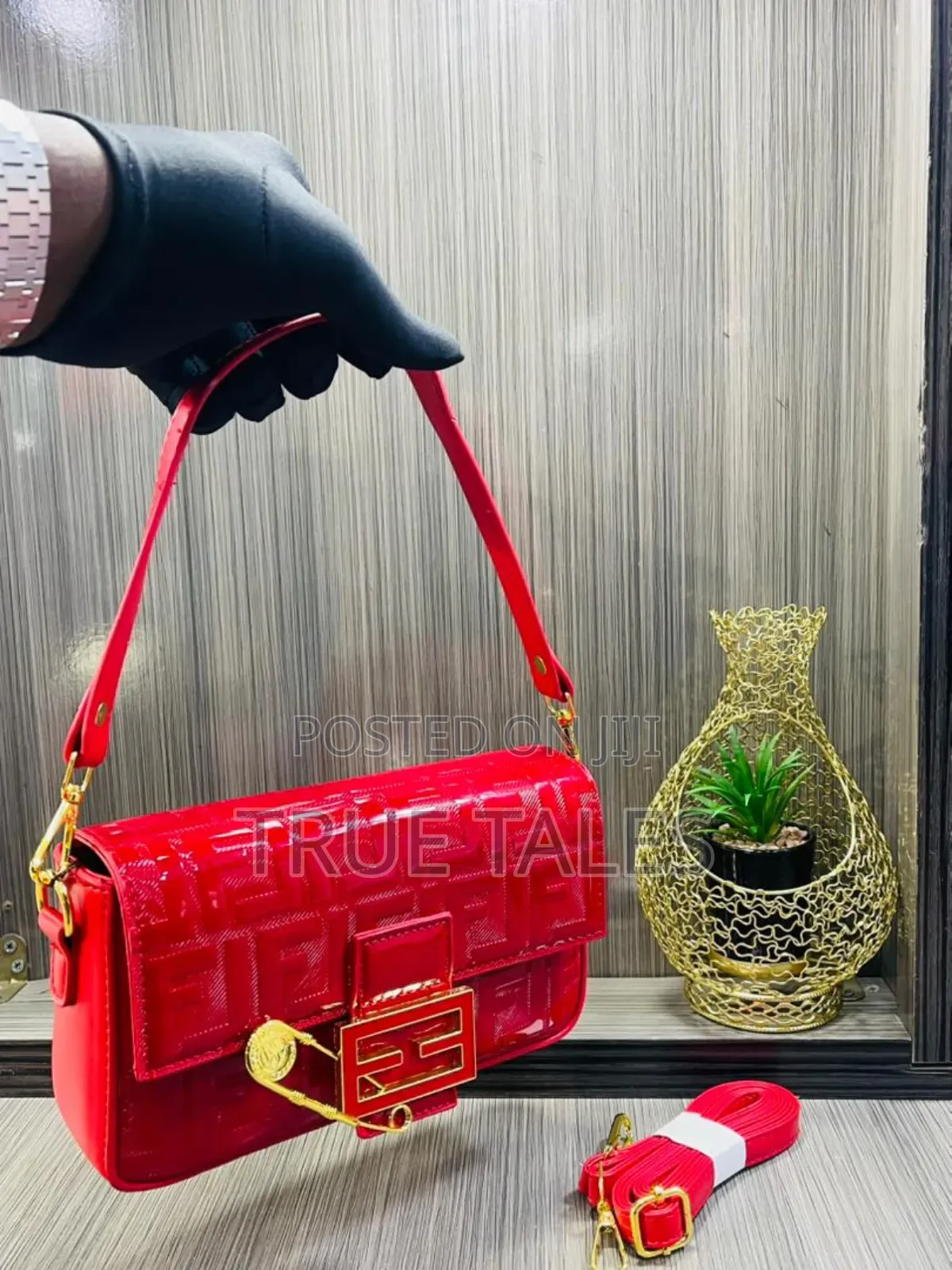 Fendi Classy Shoulder Bag. #Flaw