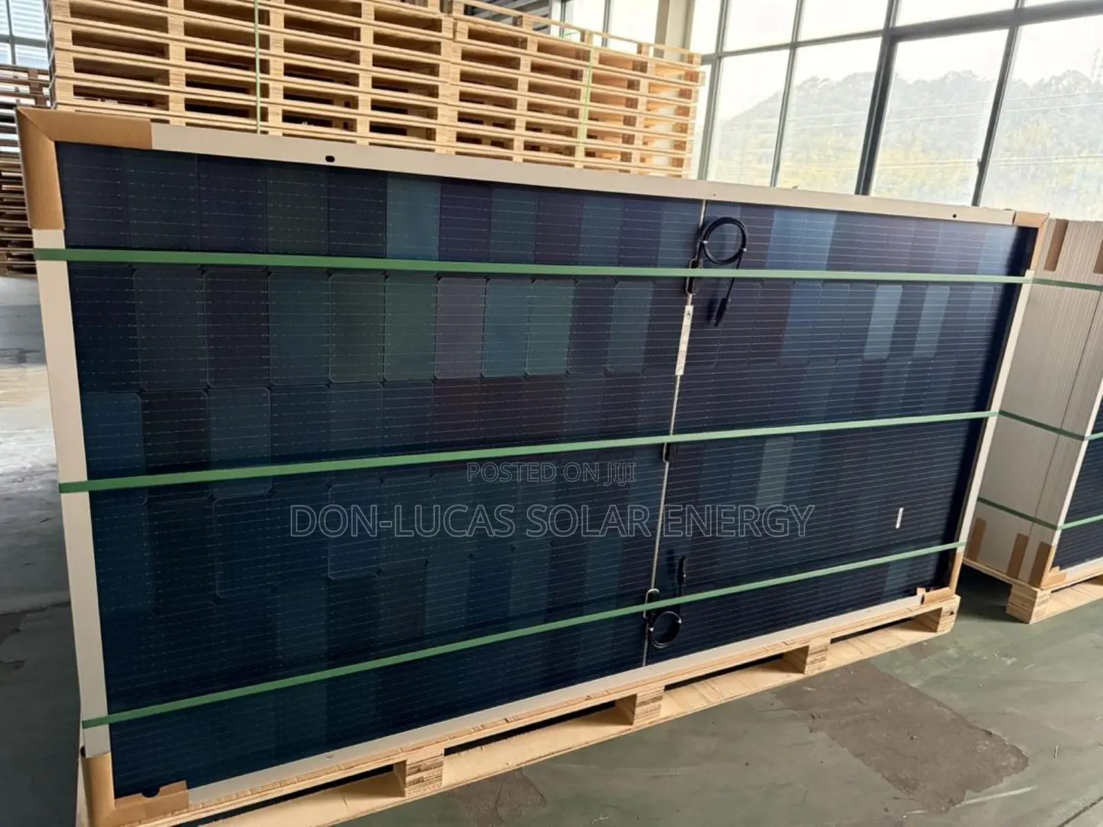 Jinko Solar Panels 585w 144cell