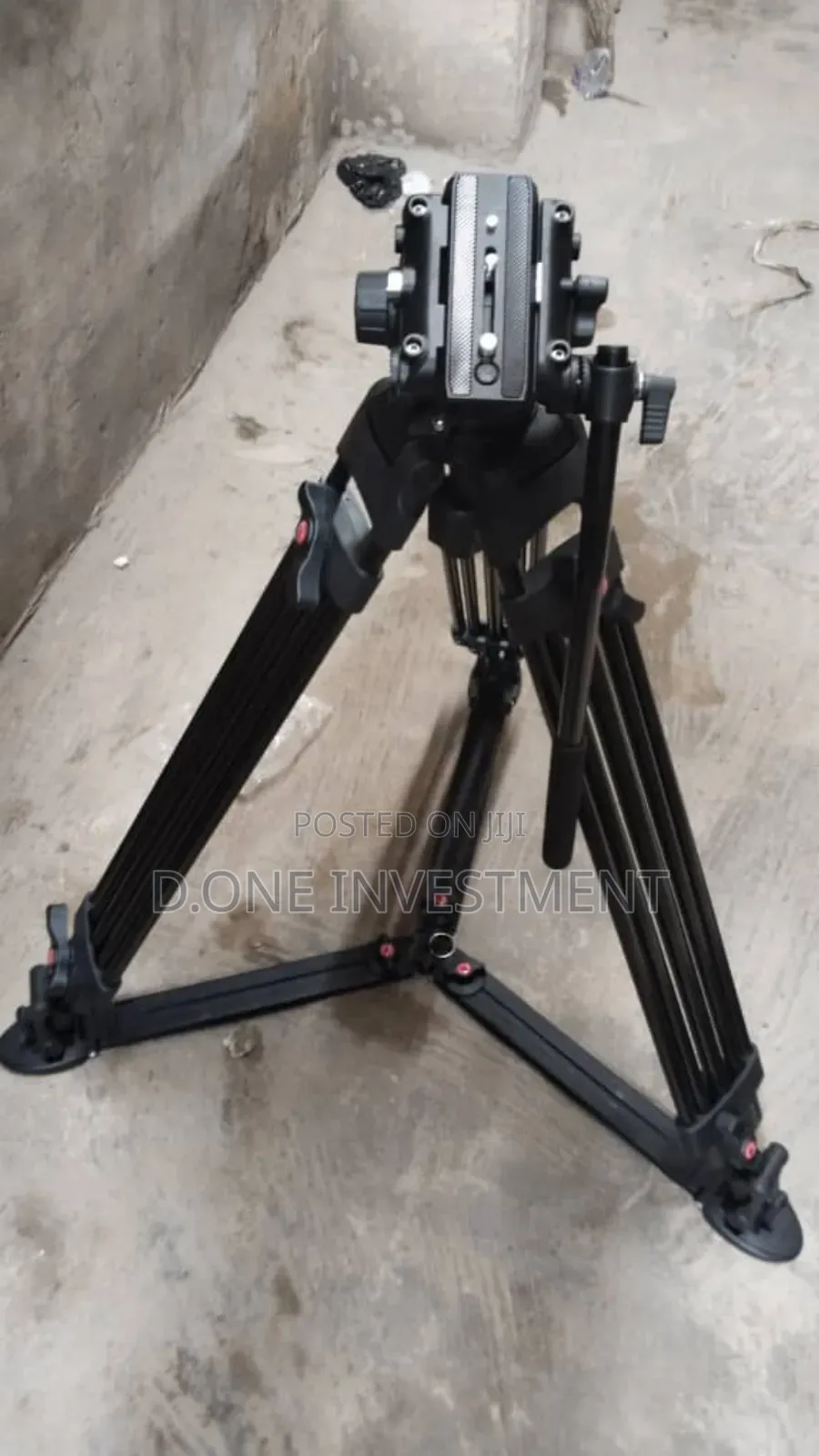 Professional Heavy Duty Flat-Base Pro Tripod Stand