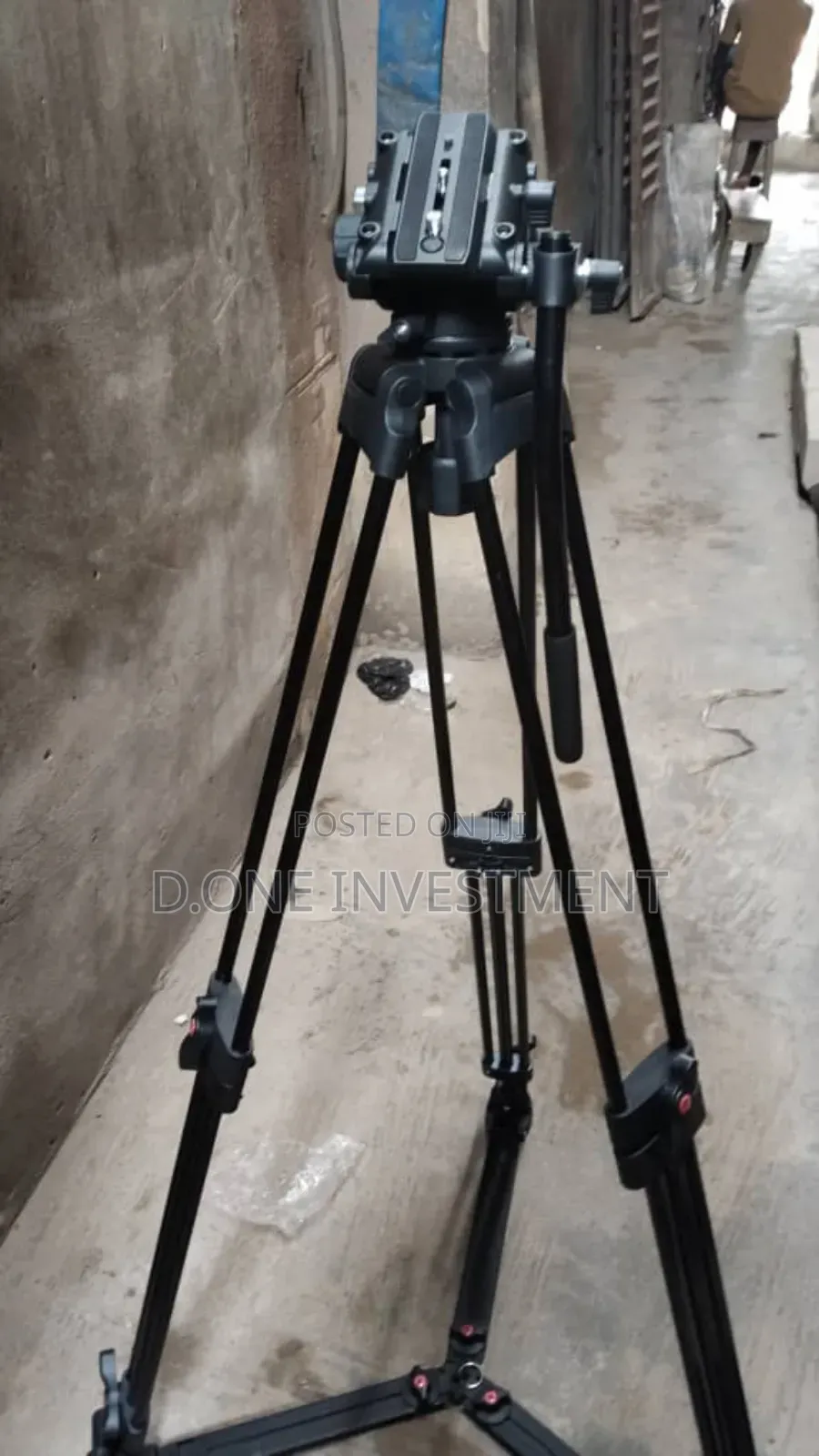 Professional Heavy Duty Flat-Base Pro Tripod Stand