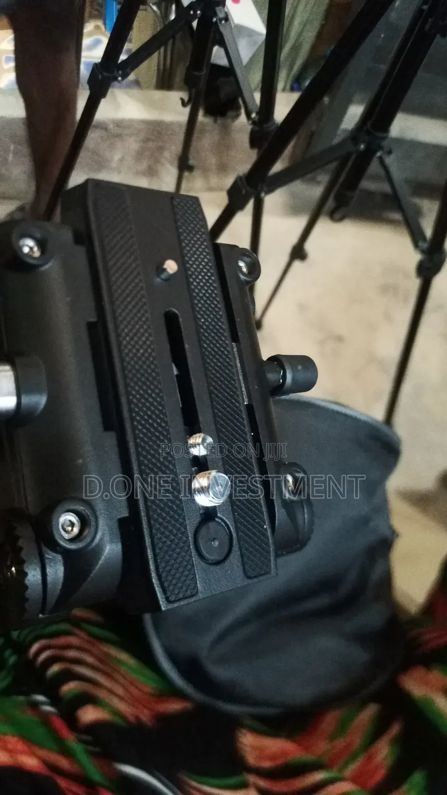 Professional Heavy Duty Flat-Base Pro Tripod Stand