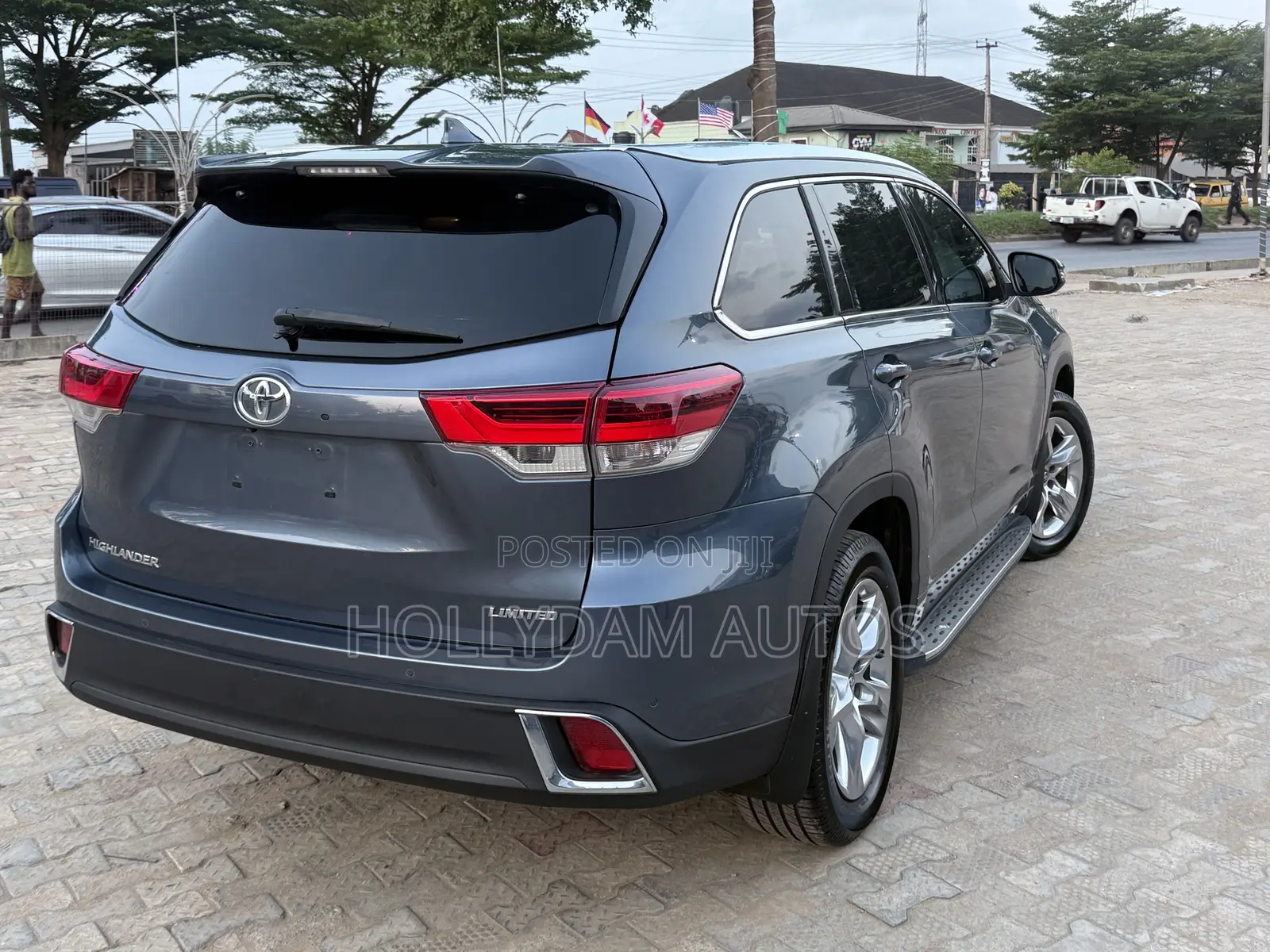Toyota Highlander Limited 2019 Blue