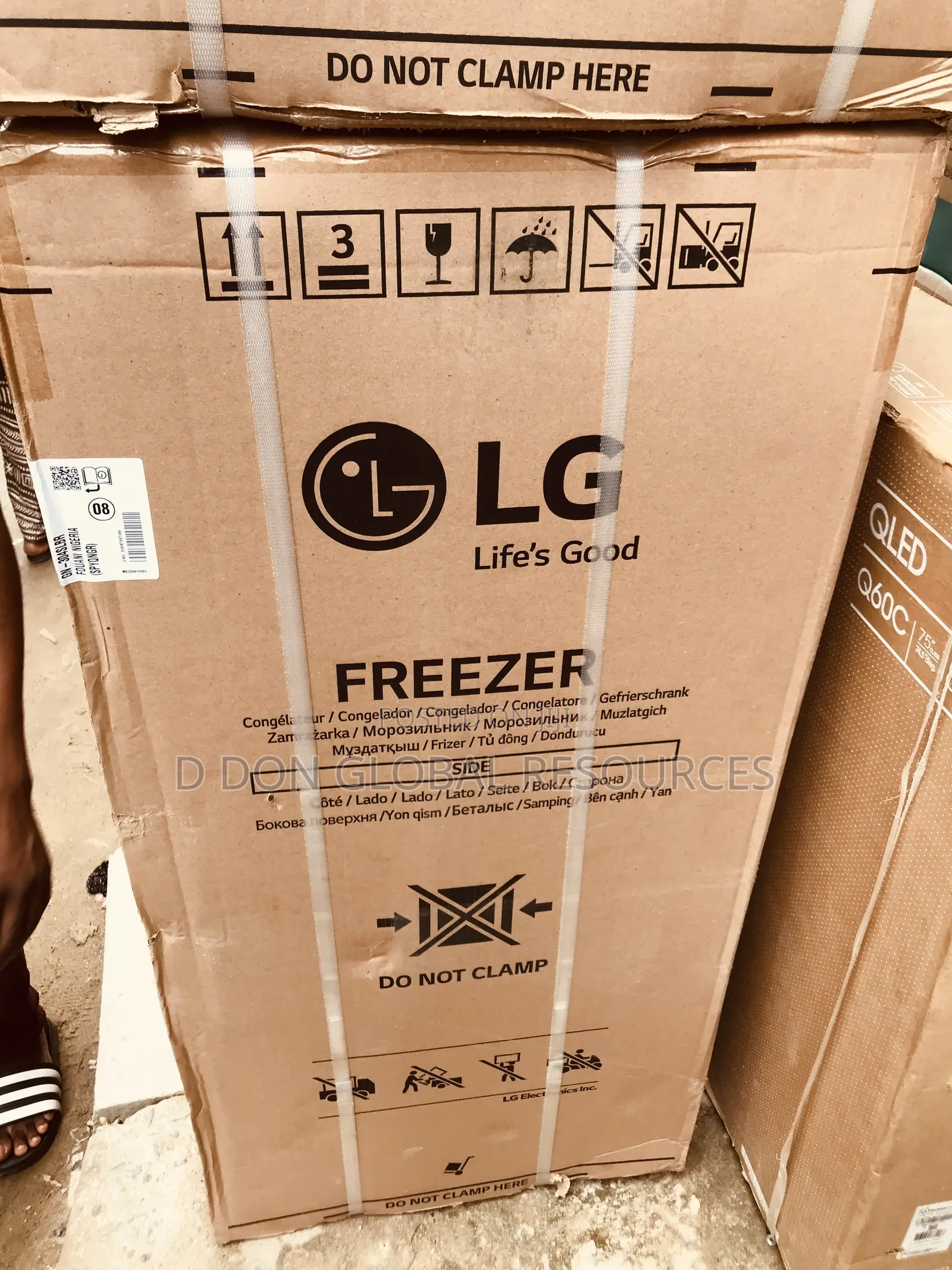 304 Lg Standing Freezer