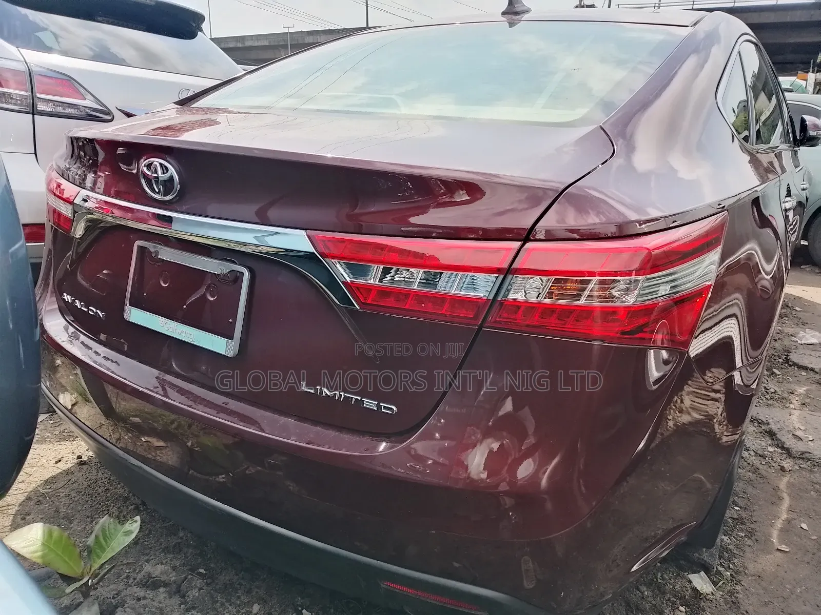 Toyota Avalon Limited 4dr Sedan (3.5L 6cyl 6A) 2014 Red