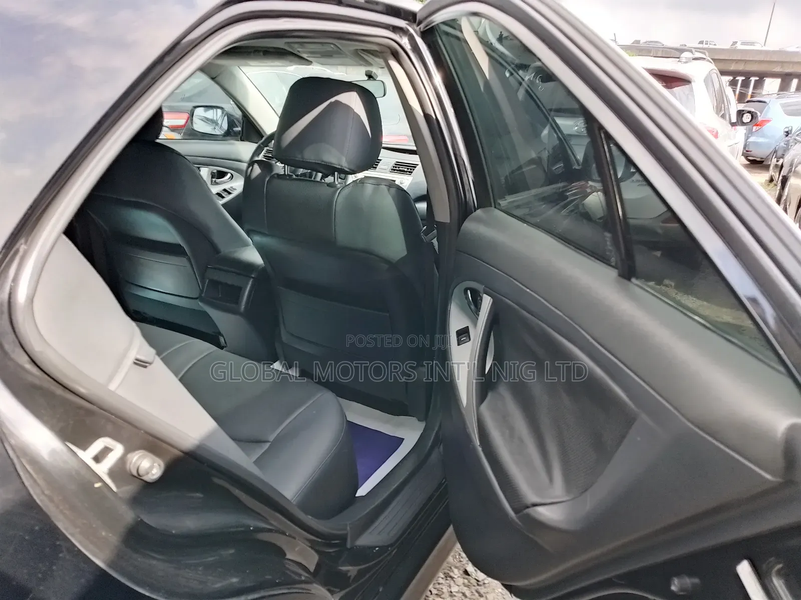 Toyota Camry SE 4dr Sedan (2.5L 4cyl 6AM) 2010 Black