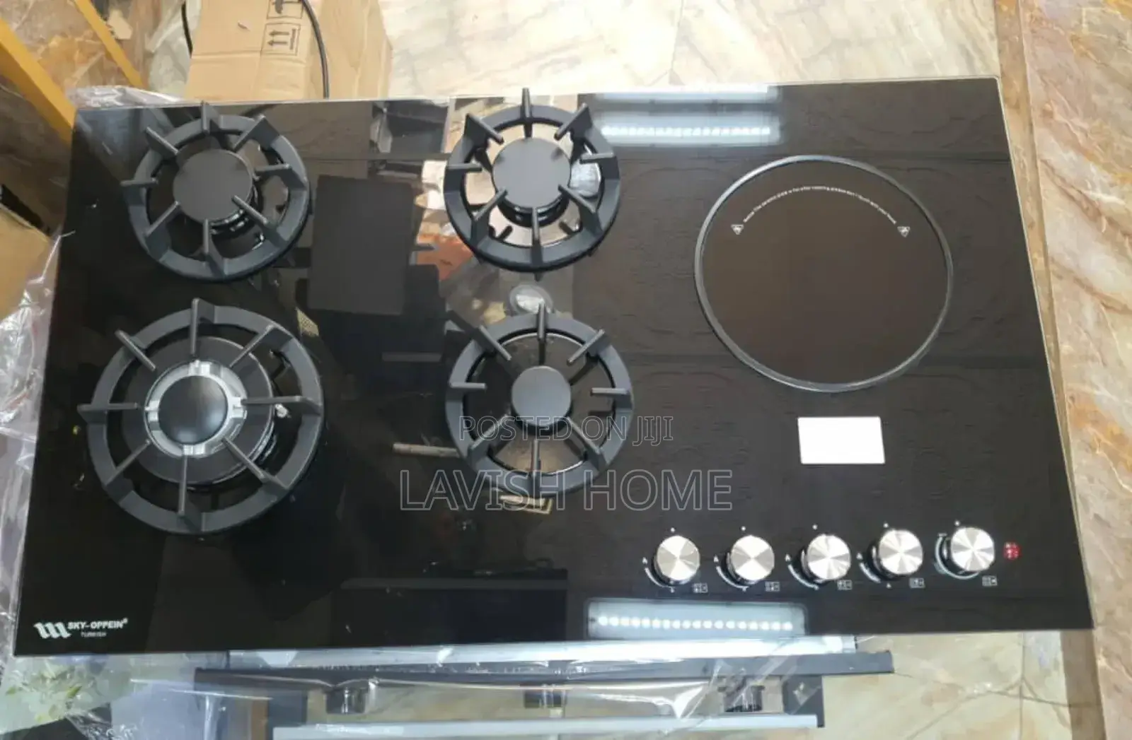 Premium Gas Cooker With One Electric Burner.
