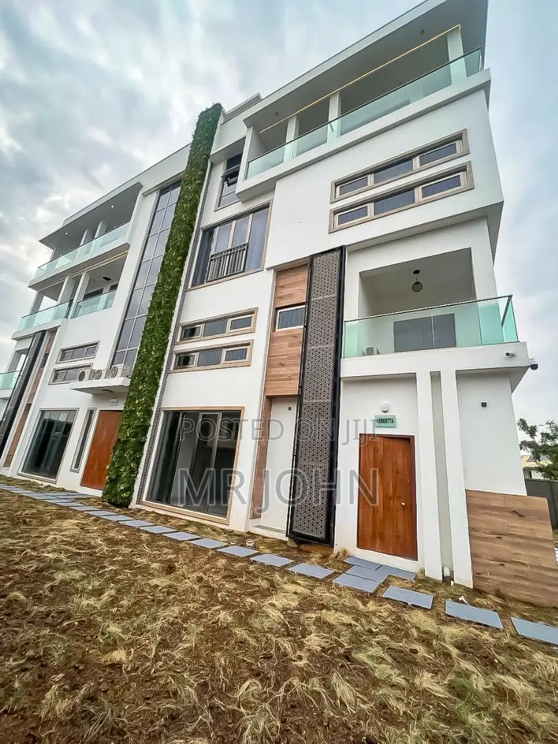 4bdrm Duplex in Ikoyi Owo for rent