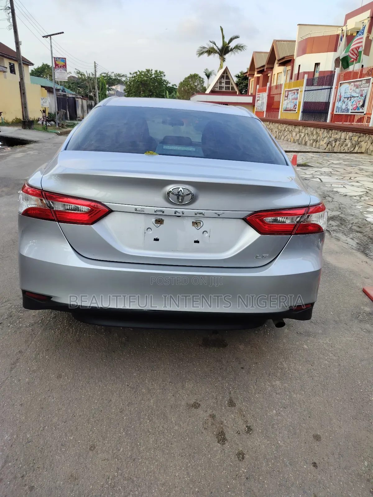 Toyota Camry 2018 Silver