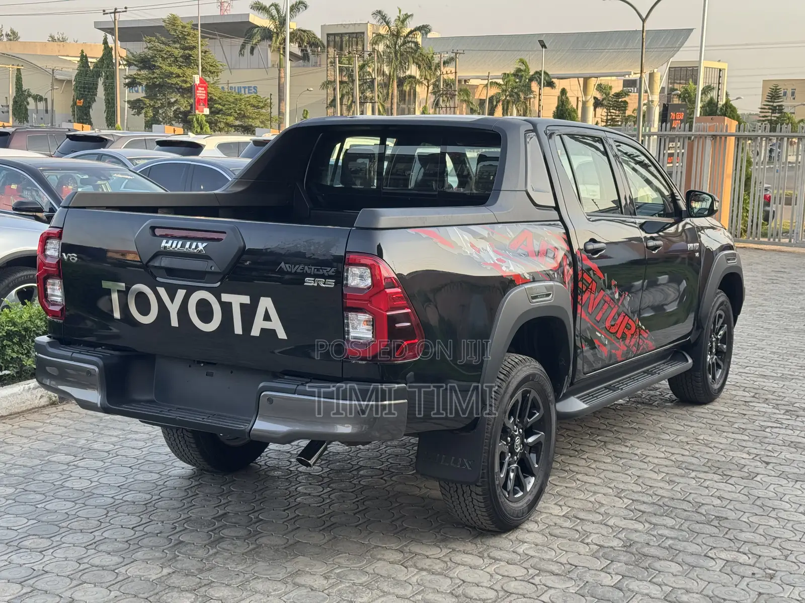 New Toyota Hilux 2025 Black