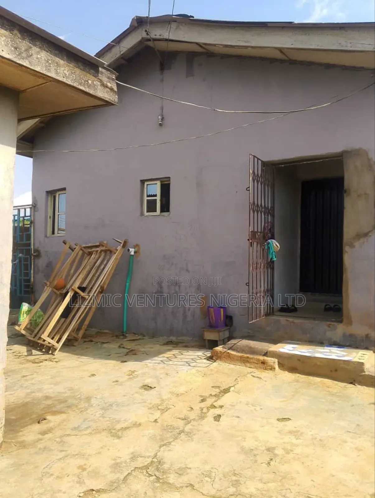 2bdrm Bungalow in Isuti Rd, Igando / Ikotun/Igando for sale