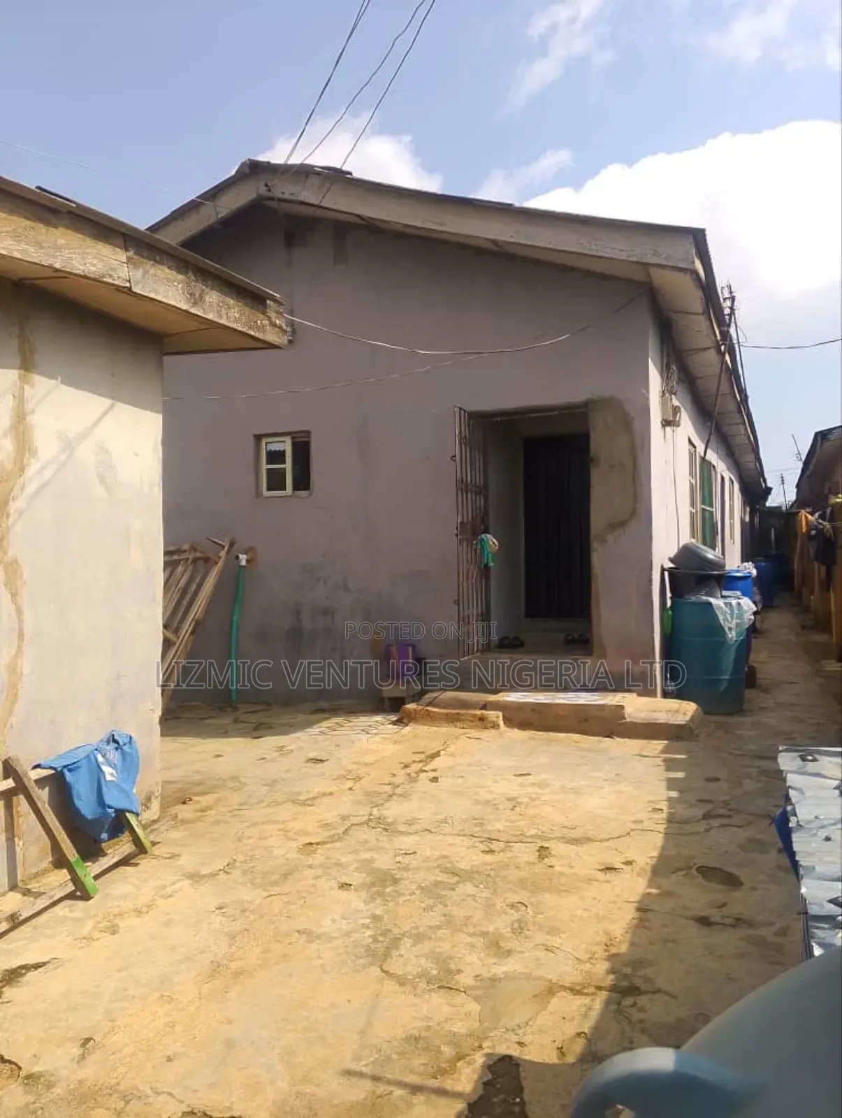 2bdrm Bungalow in Isuti Rd, Igando / Ikotun/Igando for sale
