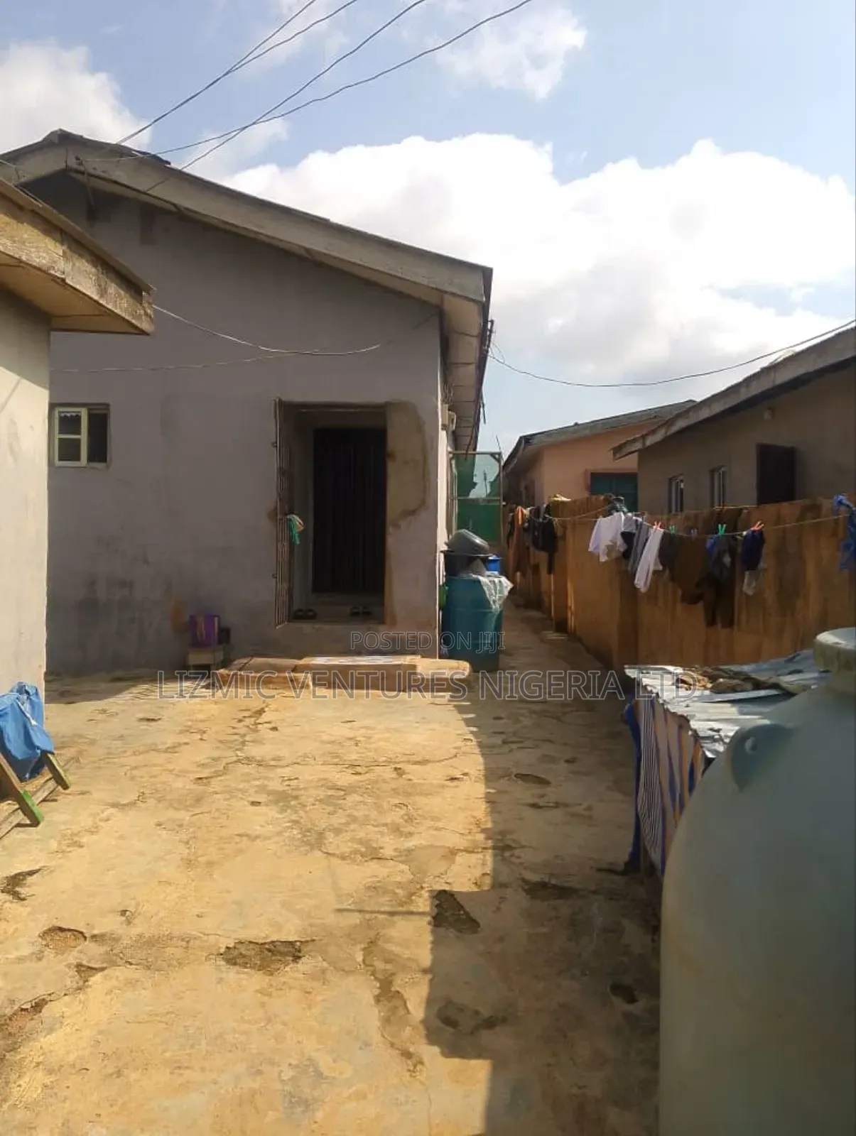 2bdrm Bungalow in Isuti Rd, Igando / Ikotun/Igando for sale