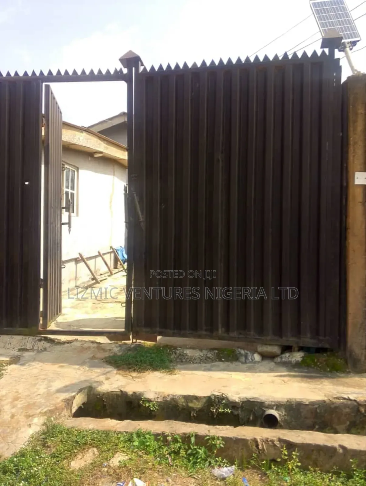 2bdrm Bungalow in Isuti Rd, Igando / Ikotun/Igando for sale