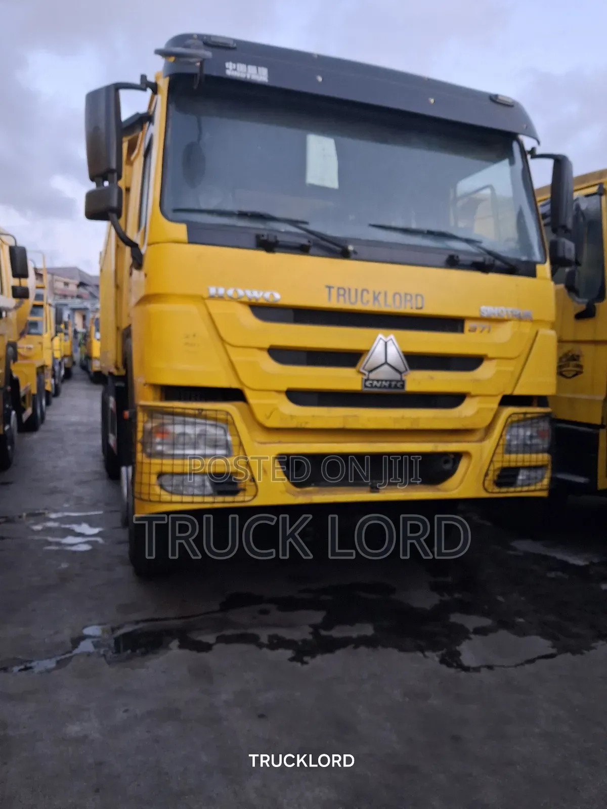 10 Tyres Truck