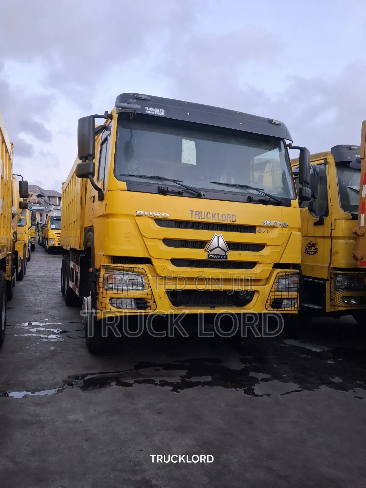 10 Tyres Truck