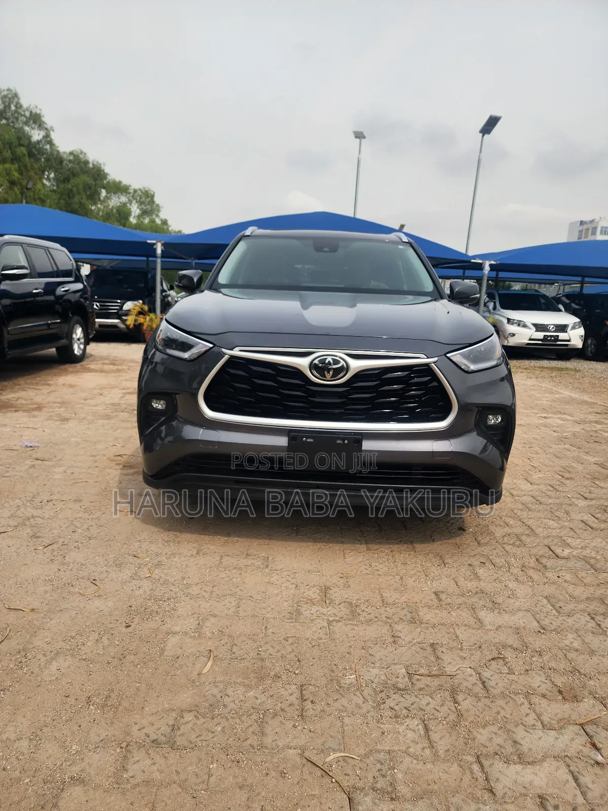 Toyota Highlander XLE 2021 Gray