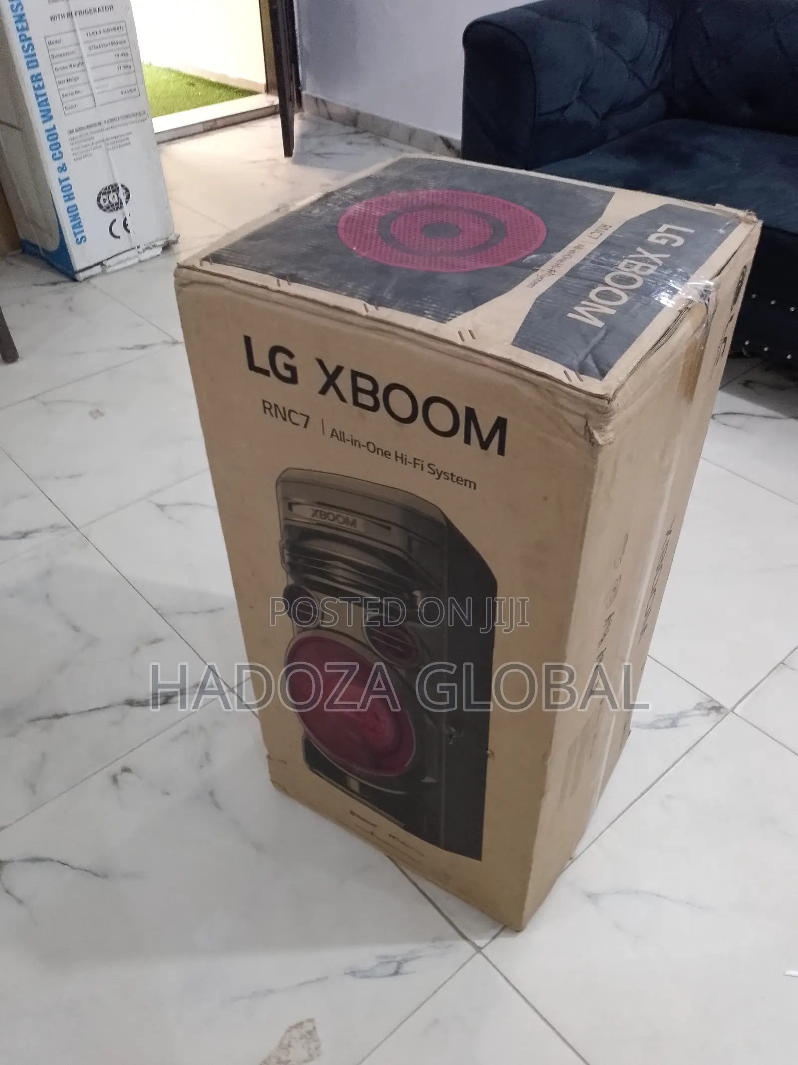 Light-up Design On The Lg Xboom Rnc7