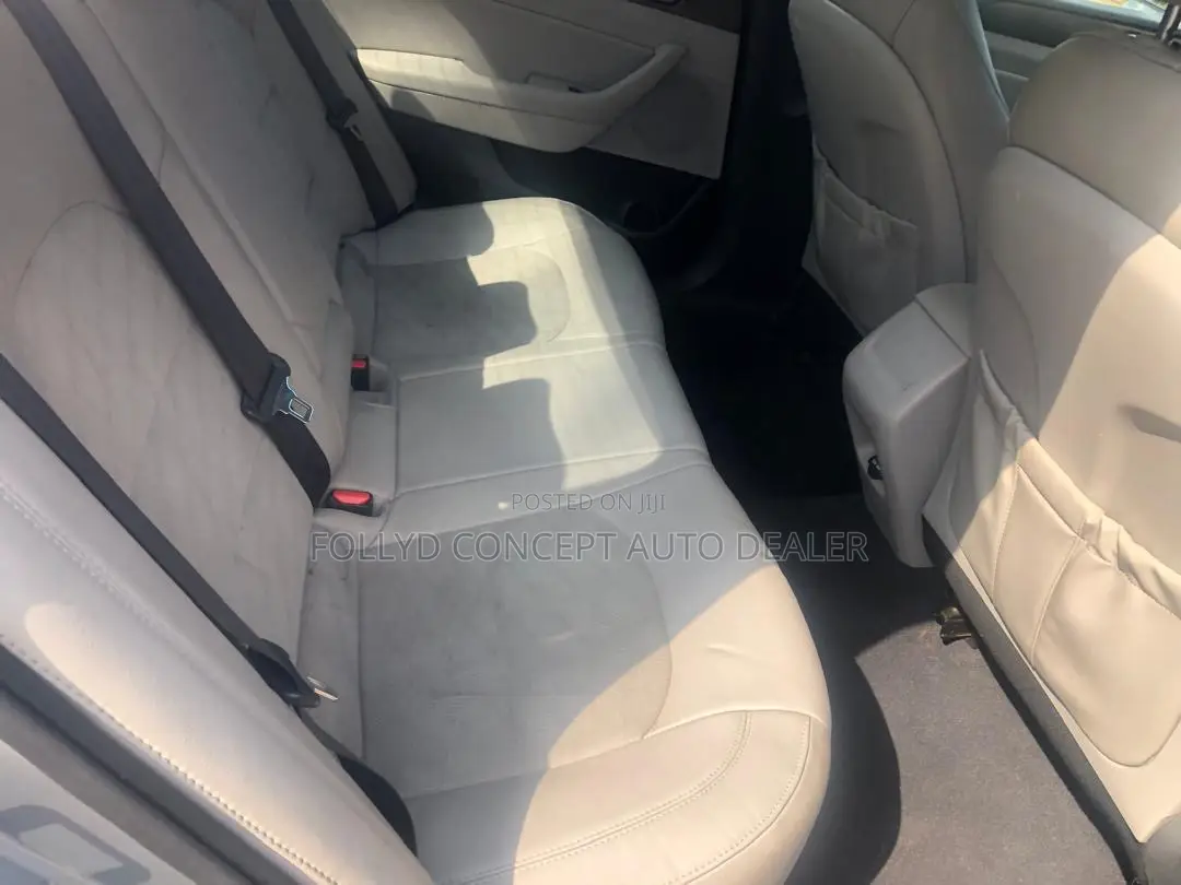 Hyundai Sonata Sport Sedan FWD (2.4L 4cyl 6A) 2016 Silver