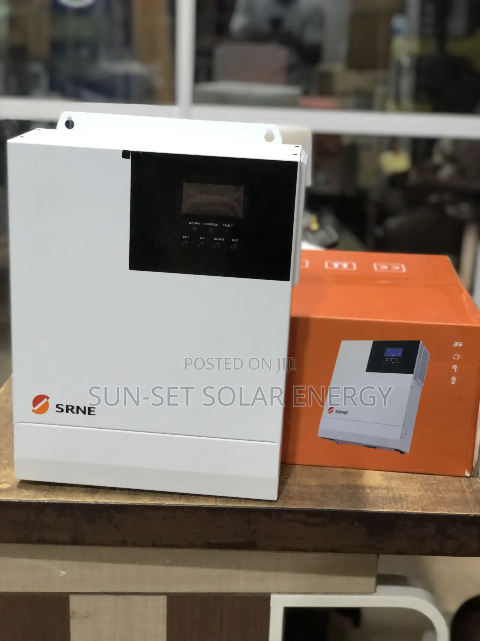 Srne 3.3 Kva 24v 80ah MPPT With 1year Warranty