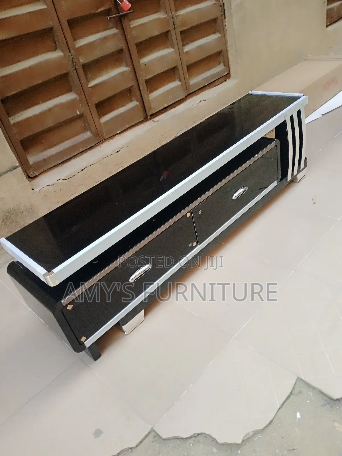 T v Stand 1.5 Meters