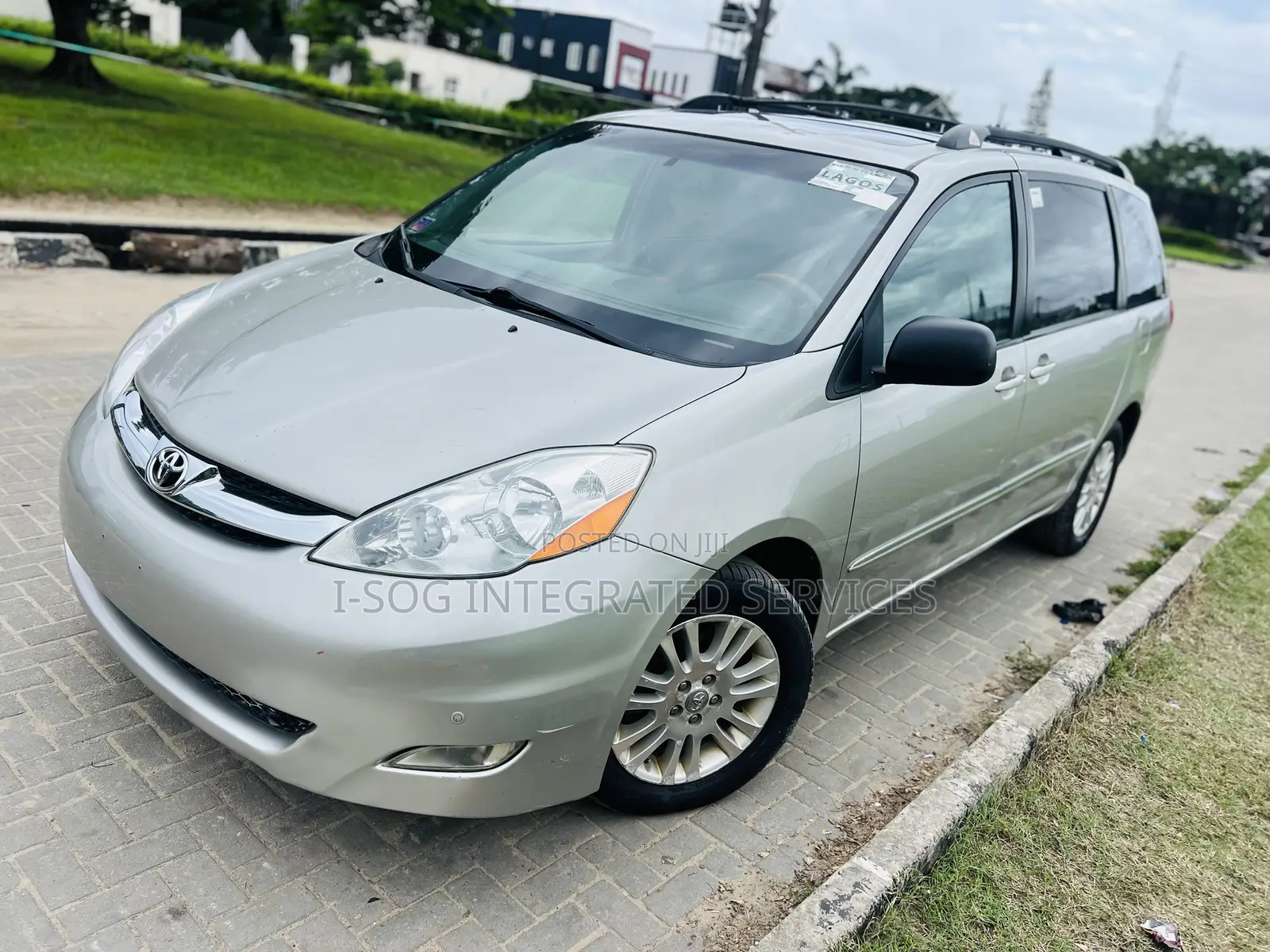 Toyota Sienna Limited 7 Passenger 2010 Gold