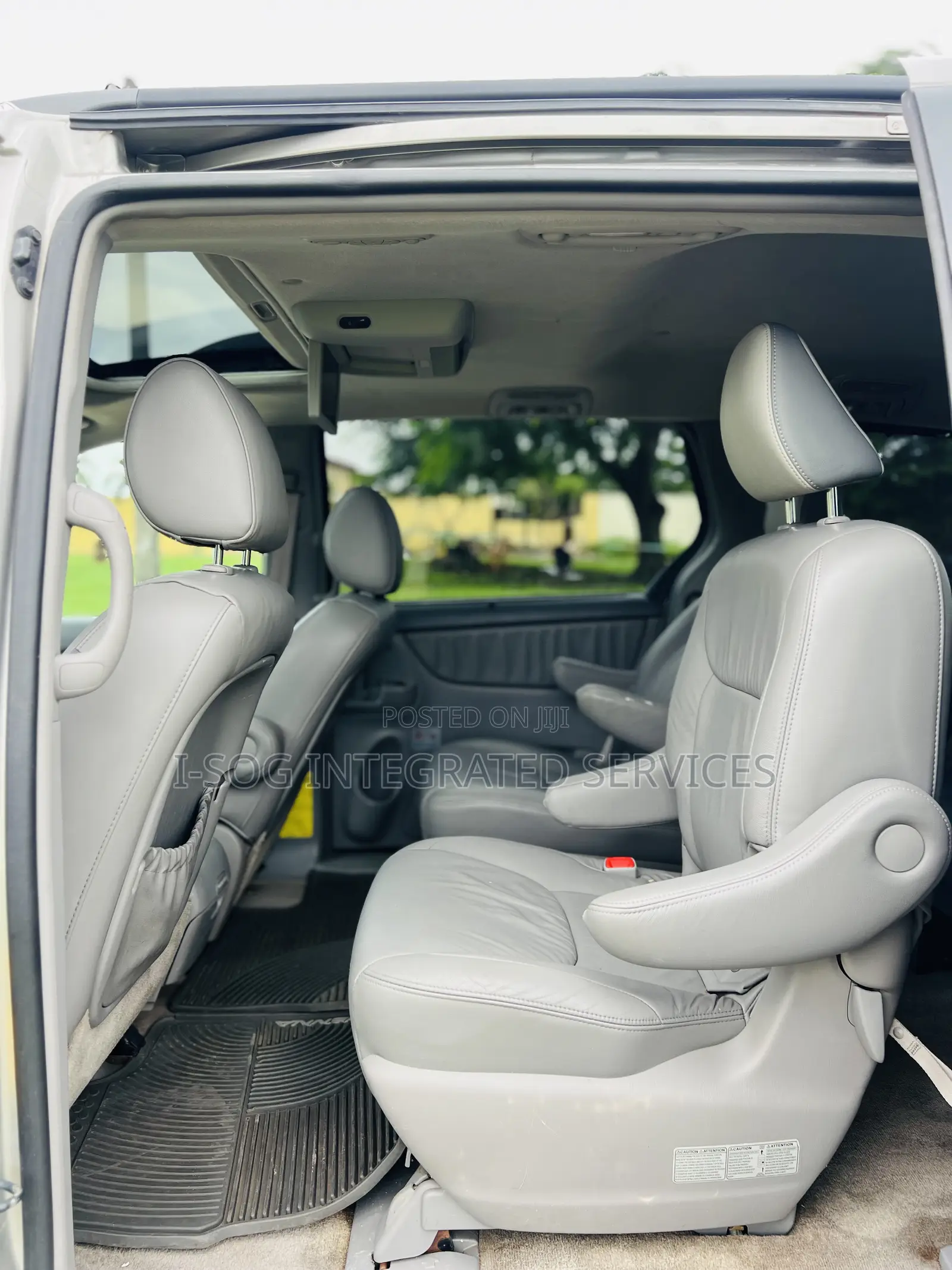 Toyota Sienna Limited 7 Passenger 2010 Gold