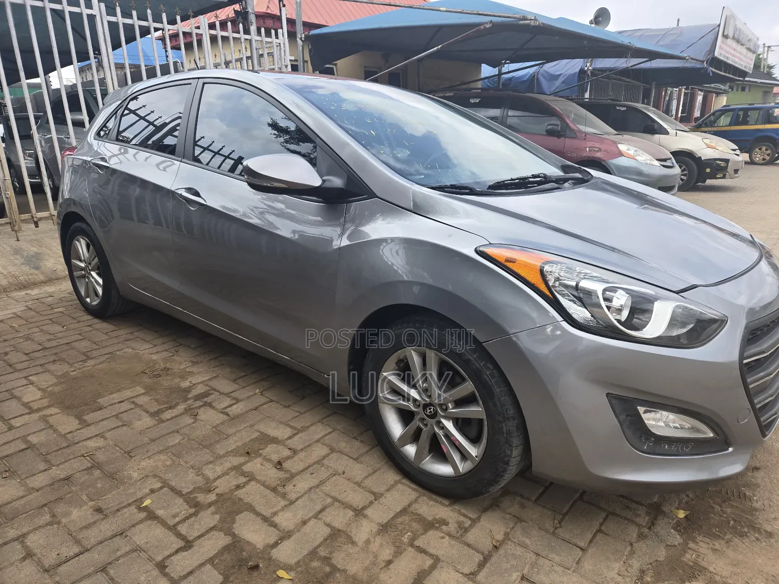 Hyundai Elantra SE Sedan FWD (1.8L 4cyl 6A) 2016 Gray