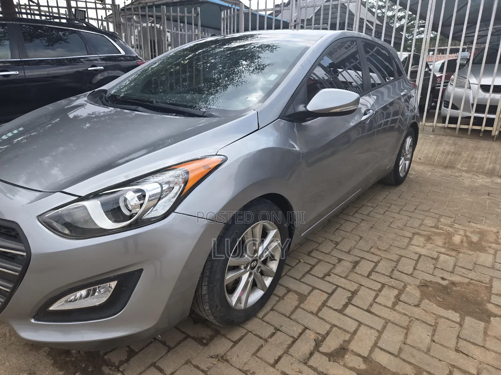 Hyundai Elantra SE Sedan FWD (1.8L 4cyl 6A) 2016 Gray