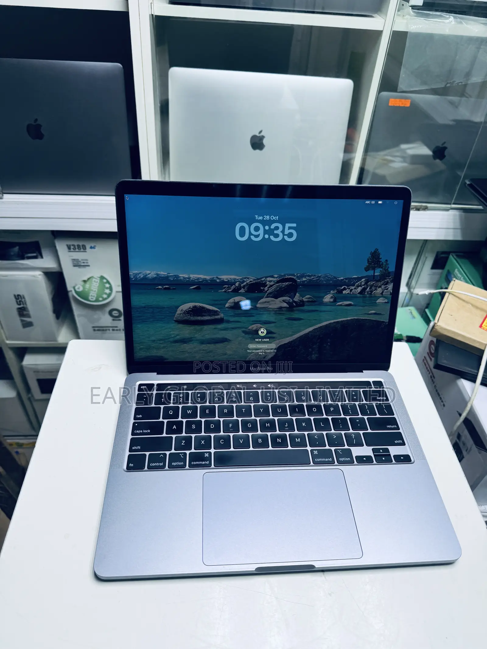 Laptop Apple MacBook Pro 2020 16GB Intel Core I7 SSD 512GB